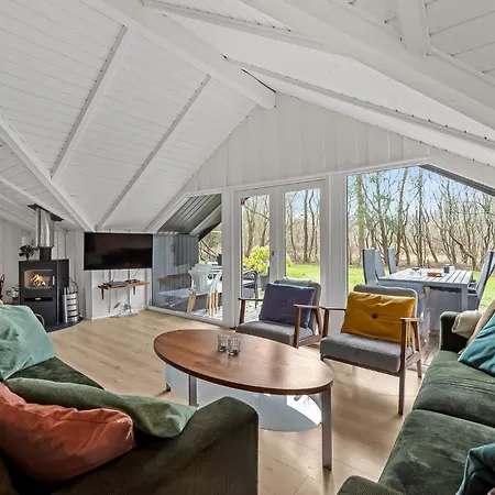 3 Bedroom Cozy In Ferienhaus